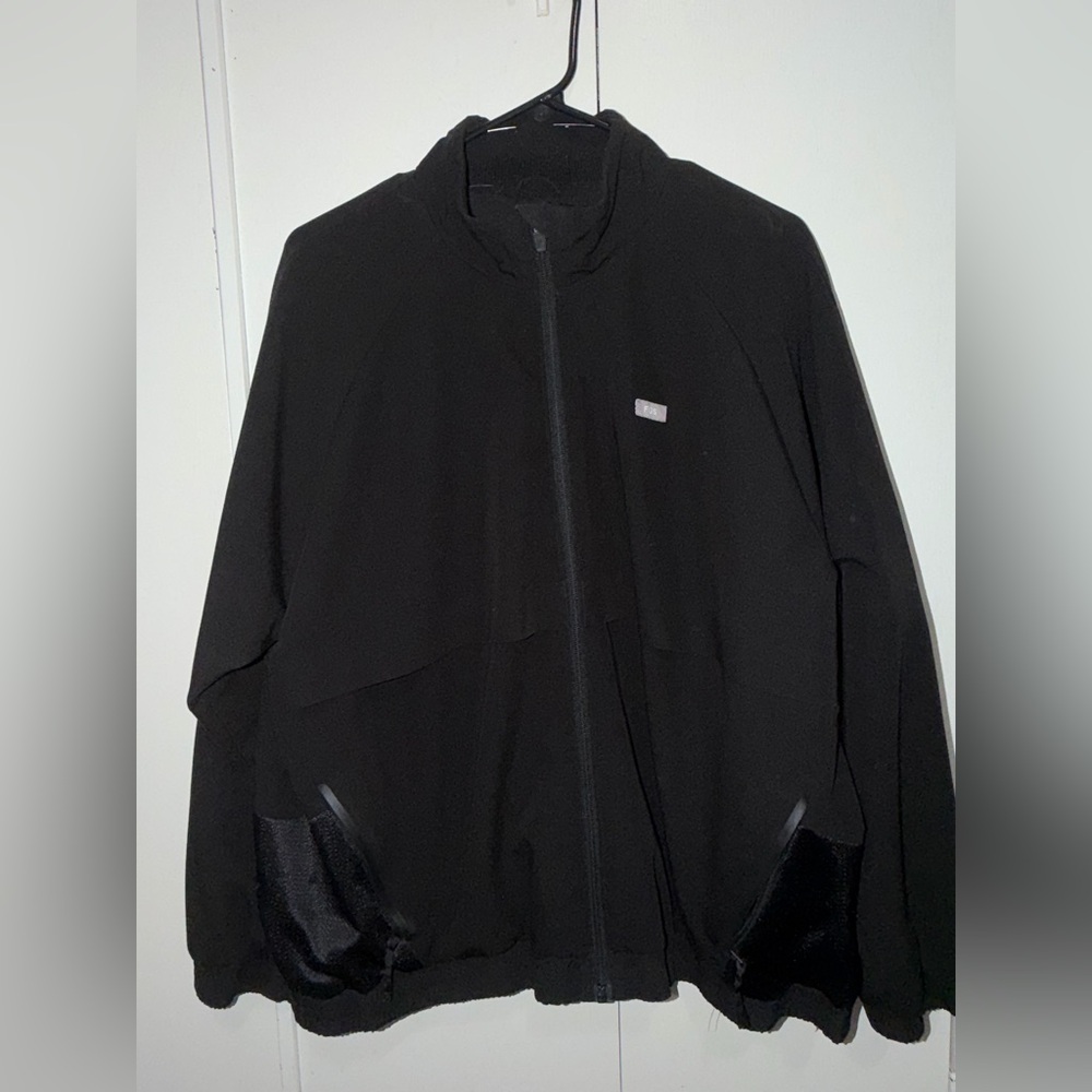 FIGS Sydney Scrub Jacket – Women’s XXL – Black – Great Condition